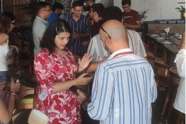 Live business networking event powered by EasyConnect QR badges – organized by Gelo and supported by upQRade